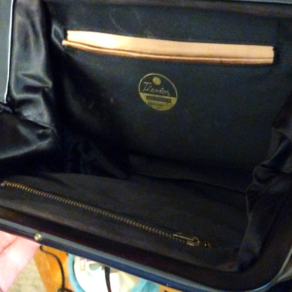 Pocket Book - Picture 2 of 4
